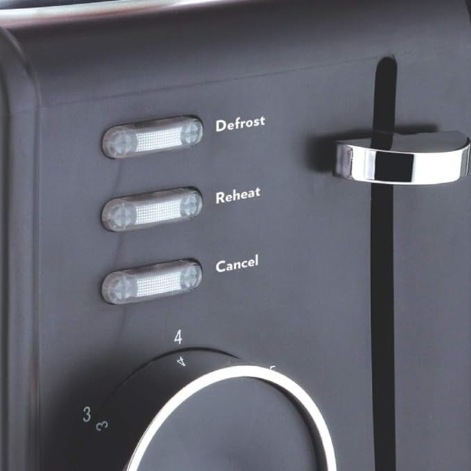  With 850 watts of power this black toaster cooks your bread to perfection in no time 