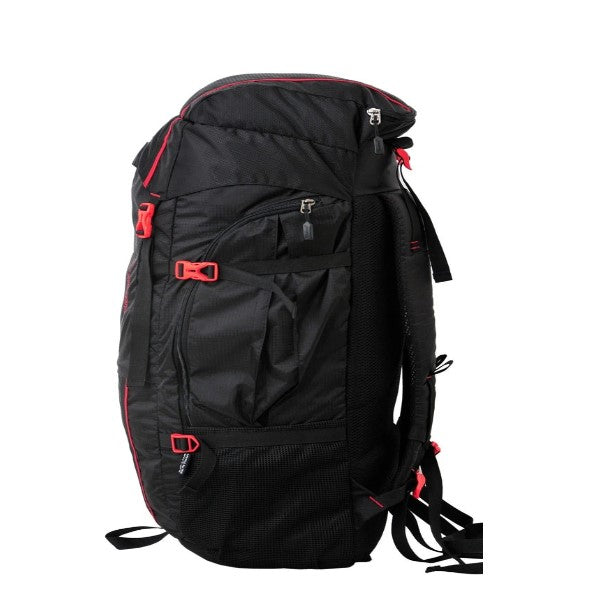 With superior air circulation, this backpack is the perfect choice for all your travelling needs.